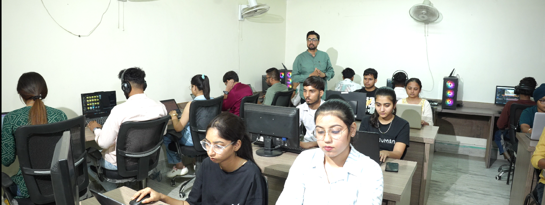 Gurukul Infosystem Students in Class